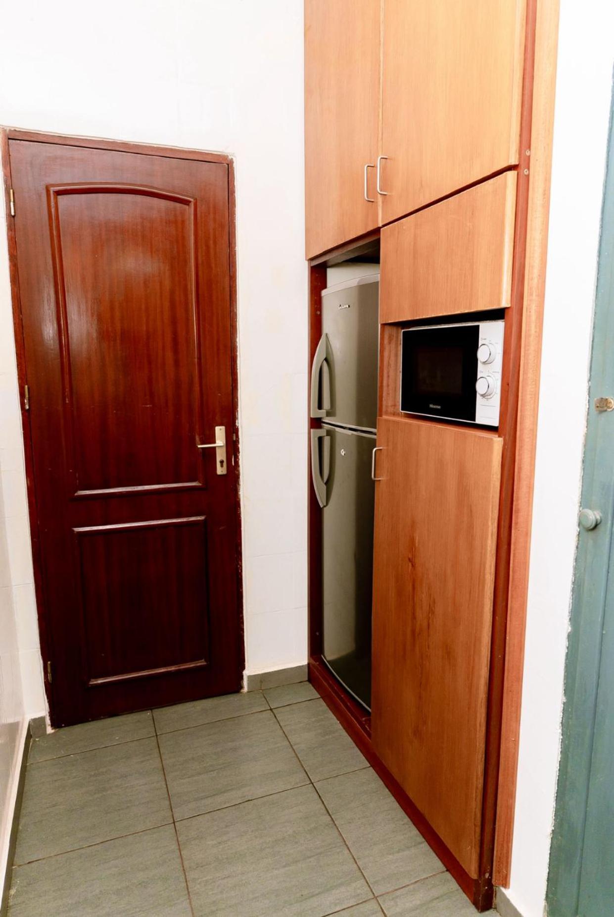 Ros'Appart Yaounde Luaran gambar