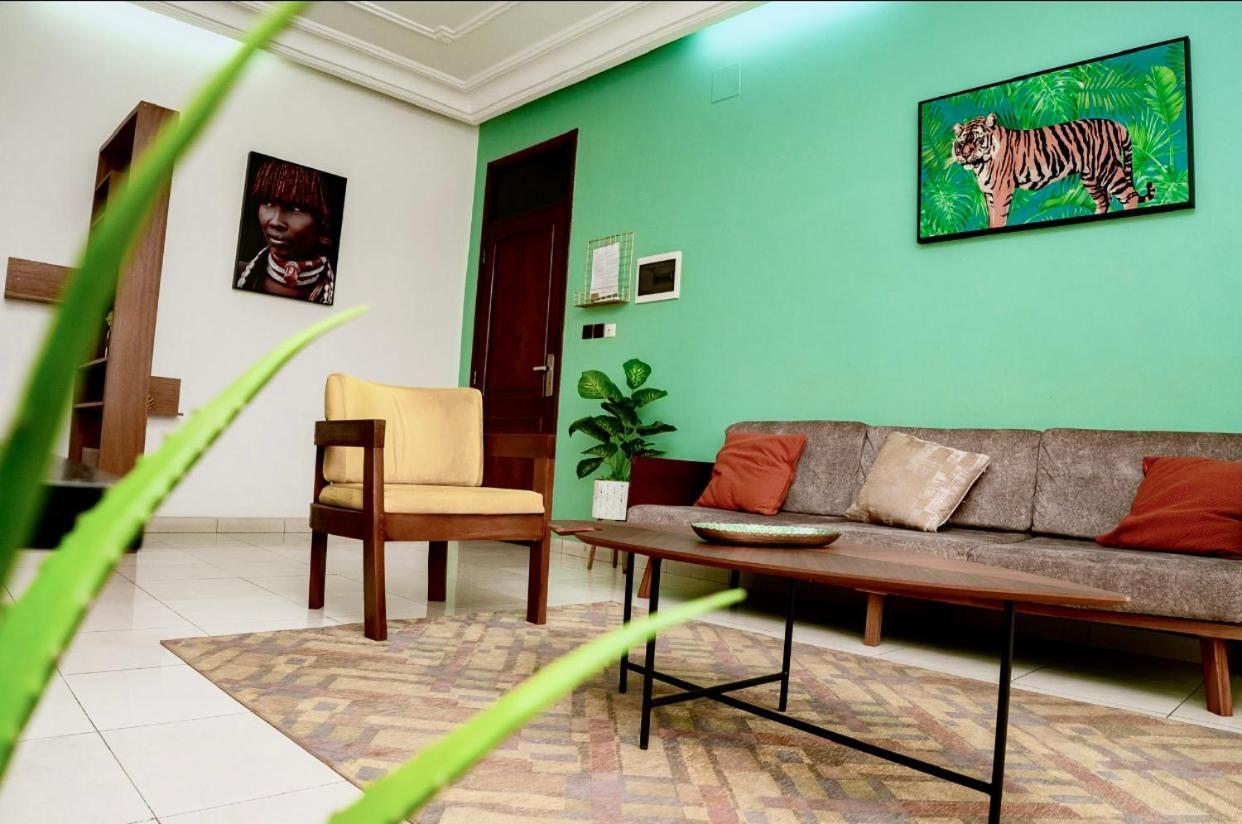 Ros'Appart Yaounde Luaran gambar